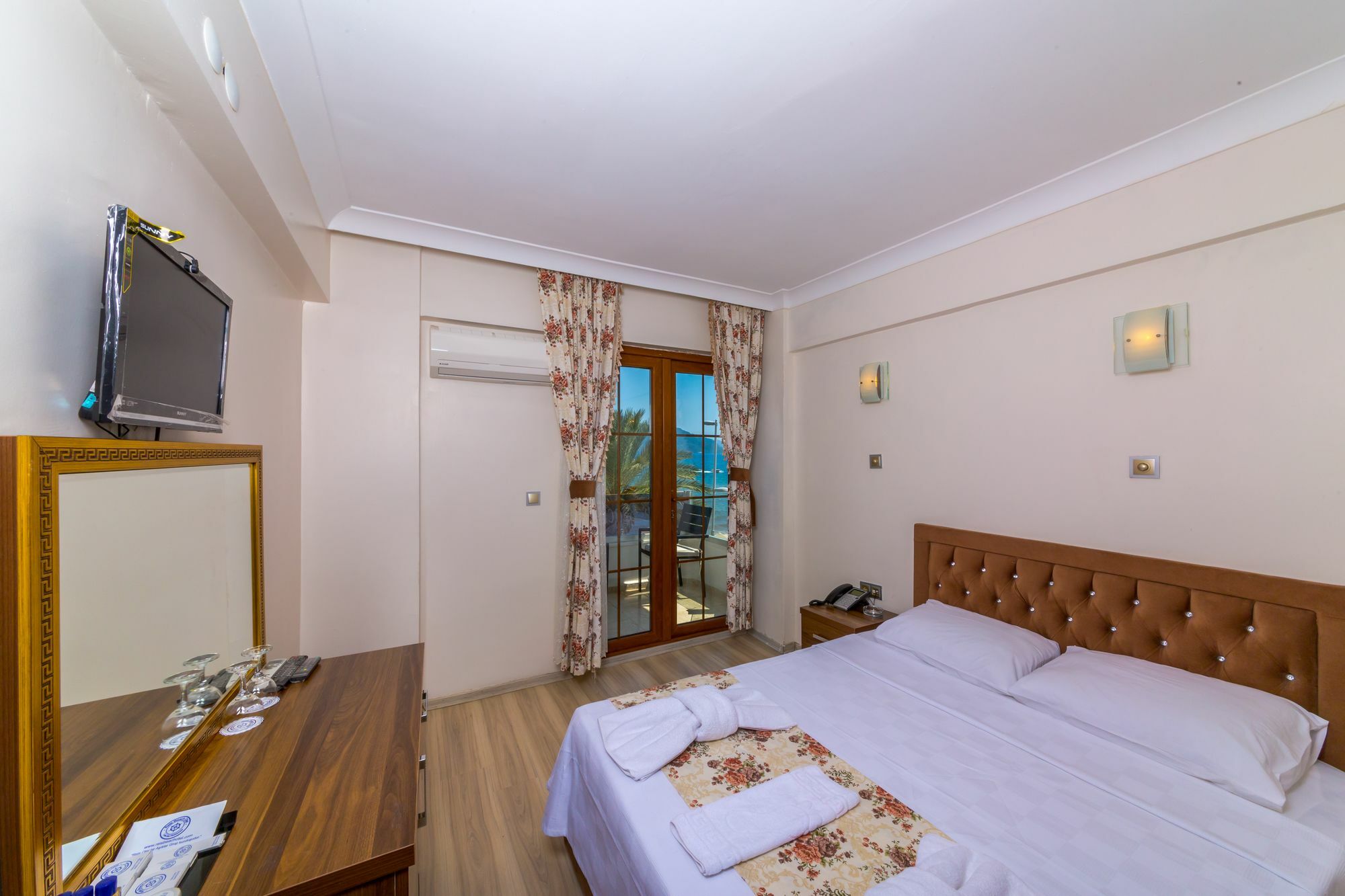 Reis Beach Hotel Marmaris Bagian luar foto